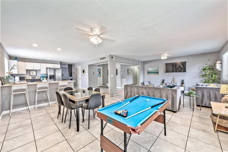 Amazing house 4 miles to the strip - B&B Las Vegas