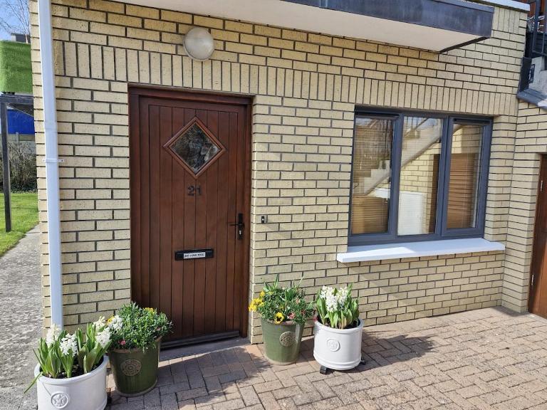 Stylish ground floor one bedroom townhouse - Chambres d'hôtes Tullamore