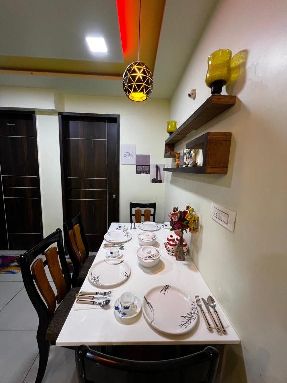 Palm Suite With Sky Terrace Penthouse 11th Floor - Ferienwohnung Rajkot