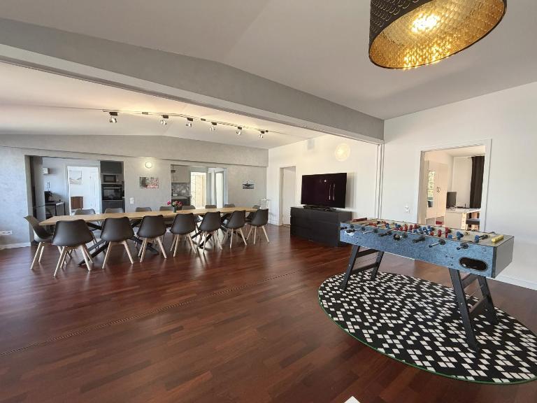 Cityscape Loft Hannover - 216qm 15 Personen - B&B Hanóver