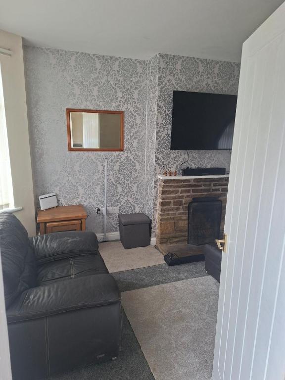 Central but secluded family house with garden - B&B Hull