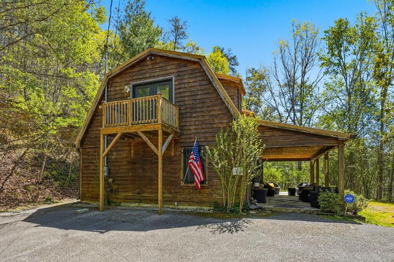Honey Bee Hideout by American Patriot Getaways - Chambres d'hôtes Gatlinburg