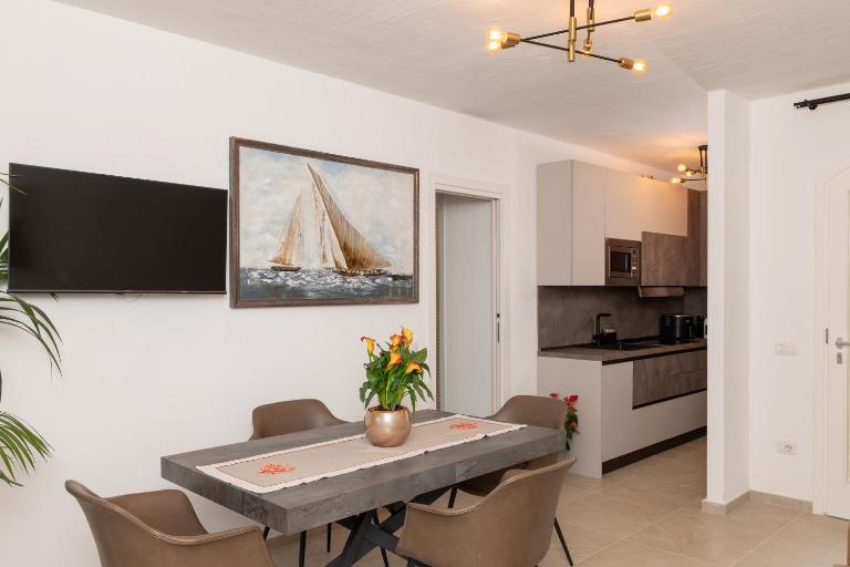 Casa Eleonora - A 150m dalla spiaggia - B&B Cannigione