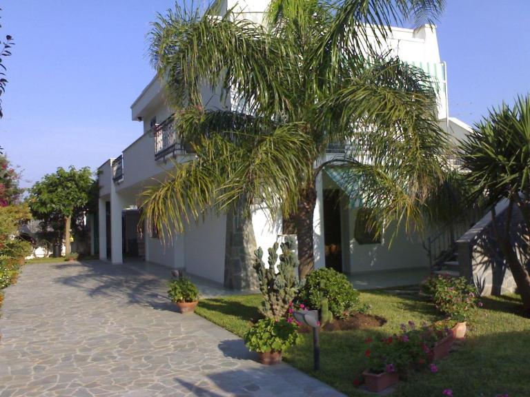 Villa Francesca for seaside vacations - B&B Specchiolla