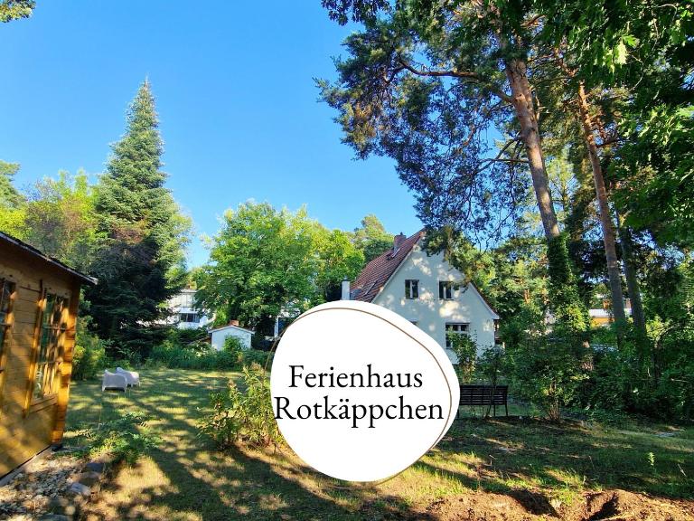 Ferienhaus Rotkäppchen mit großem Garten bei Berlin - B&B Kleinmachnow