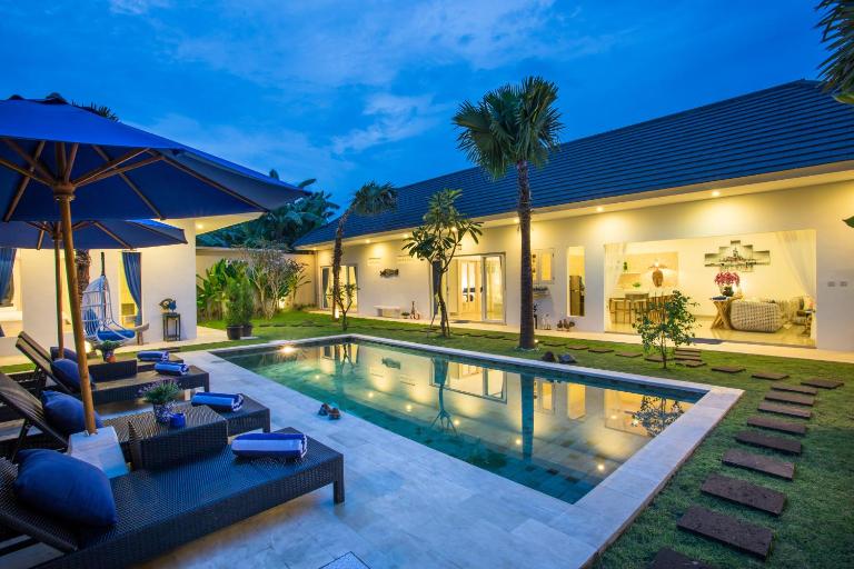 Holyfat Villa - Bed and Breakfast Seminyak