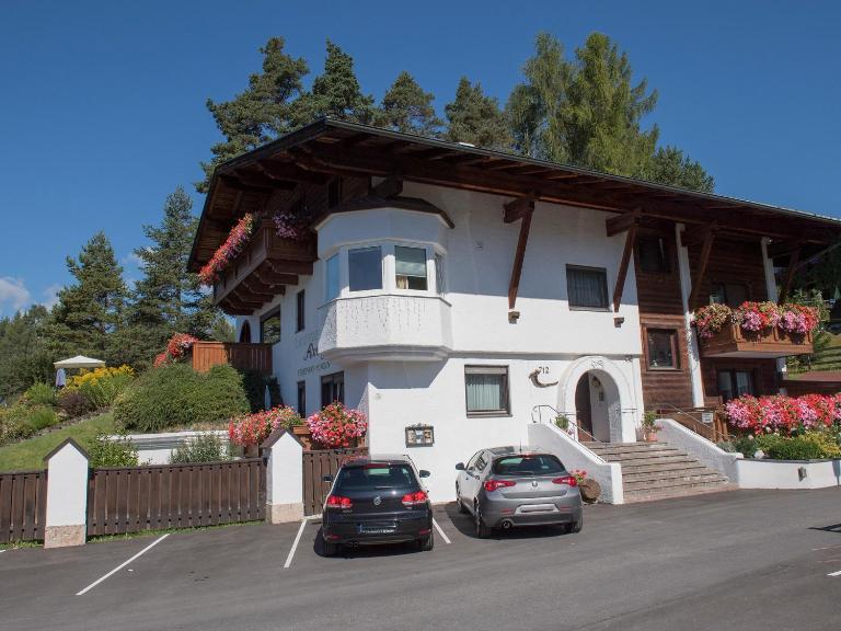 Landhaus Almidyll - B&B Seefeld in Tirol