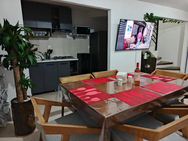 Entire home in a private subdivision - B&B Uriangato