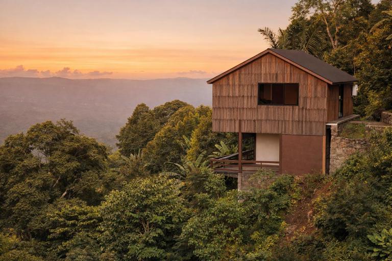 Bali Barn Village - B&B Munduk