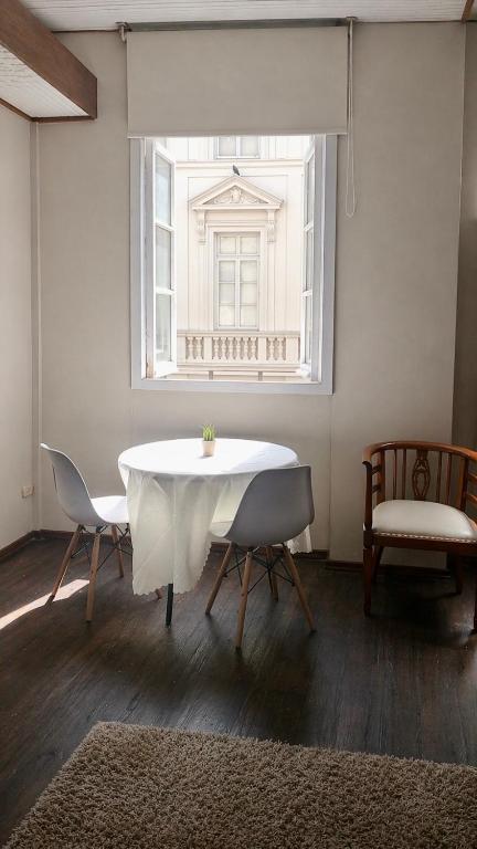 Habitación con balcón con vista al corazón de la ciudad - B&B Lima