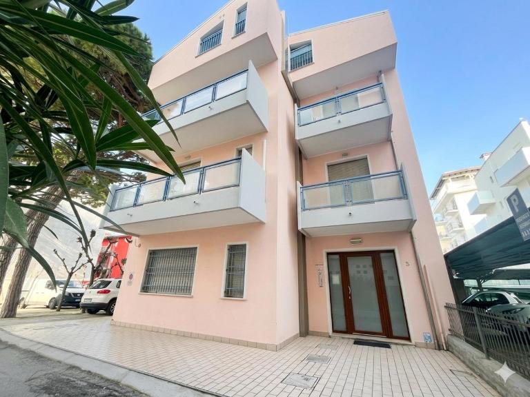 Residenza Annabella, pochi passi dal mare, Jesolo Via Bafile - Chambres d'hôtes Lido di Jesolo