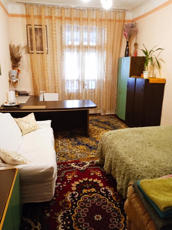 Red room - B&B Kyiv