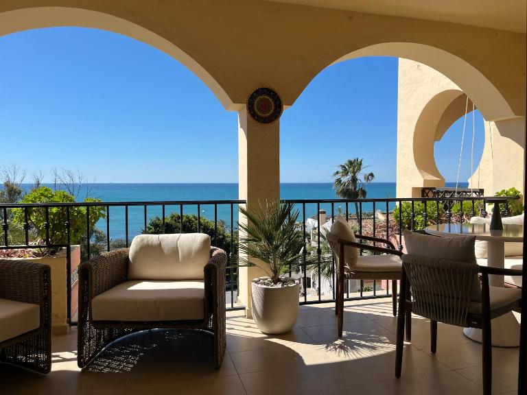 El Océano Infinity - seaview suite, private tunnel access to beach - Chambres d'hôtes La Cala De Mijas