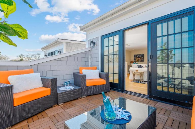 TJs Tide: Prime Location Condo w/ Outdoor Deck - B&B Harwich Port