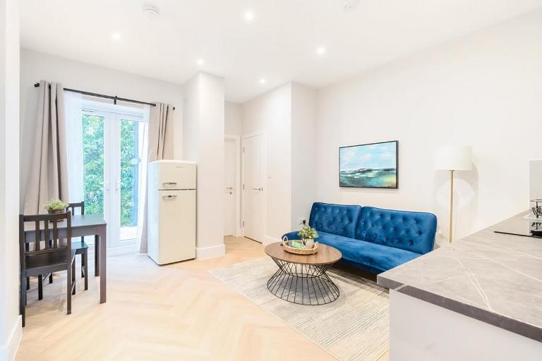 The Charming City Haven 20 Min to Central London - Ferienwohnung London