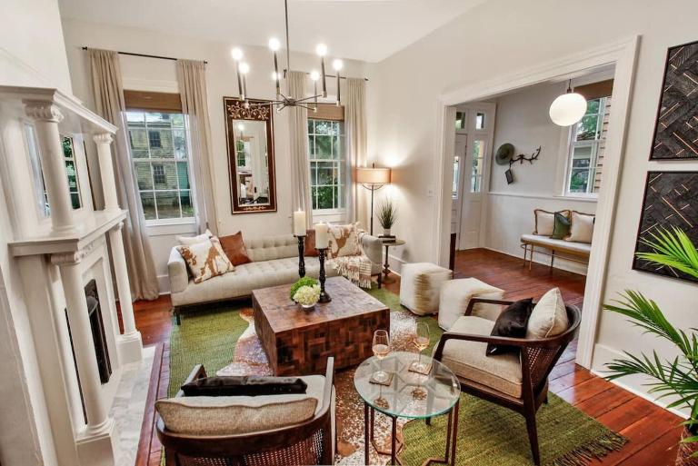 Chic Historic Home Private Patio - B&B Savannah