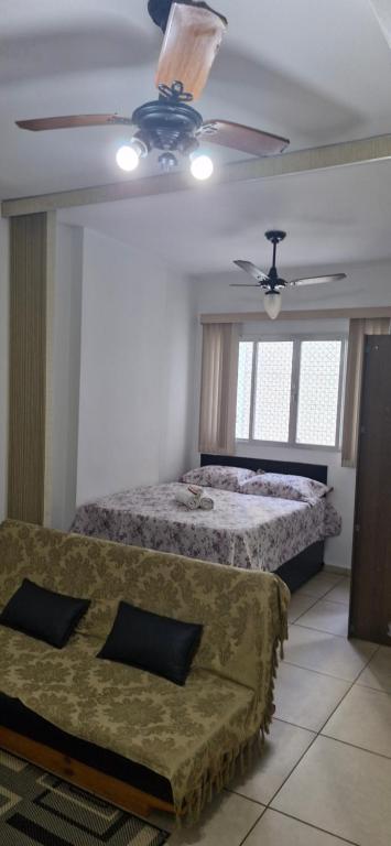 SALA LIVING NA QUADRA DA PRAIA - B&B Santos