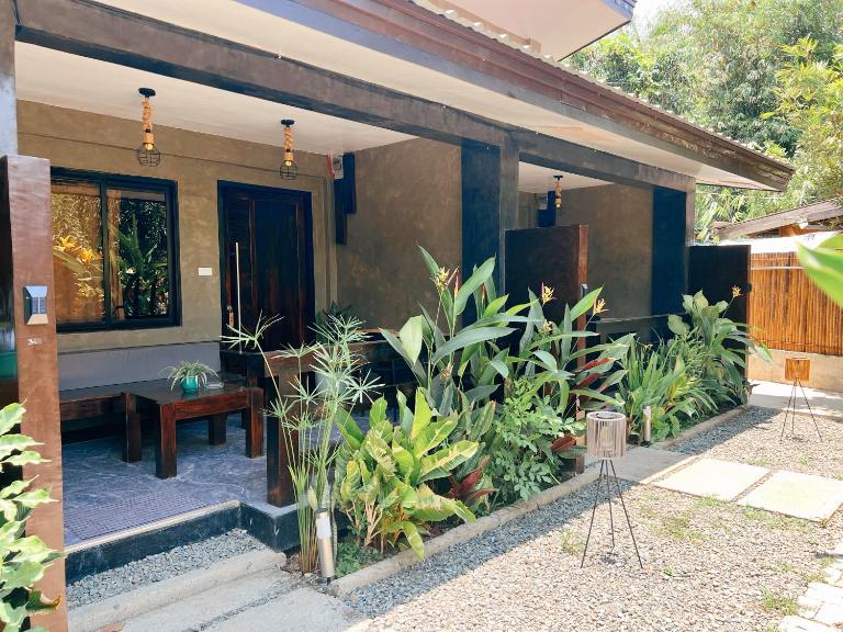 Hidden Garden Villa - Bed and Breakfast El Nido