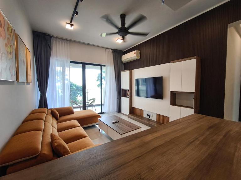 Country Garden 3 Room 3 Bath Seaview Sunset - Bed and Breakfast Johor Bahru