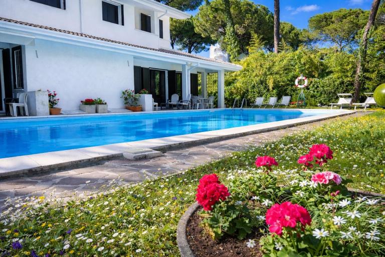 Villa sunshine with pool - B&B Lignano Sabbiadoro