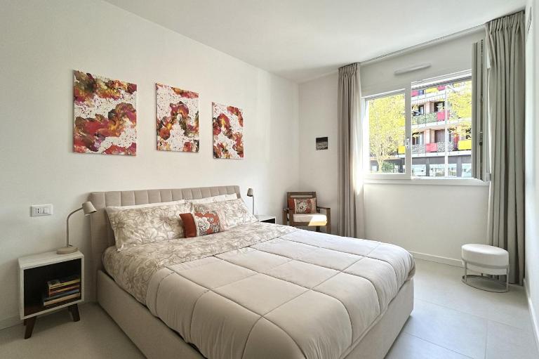 Malpensa Airport Apartment - 9 min to MXP - Free Parking - B&B Somma Lombardo