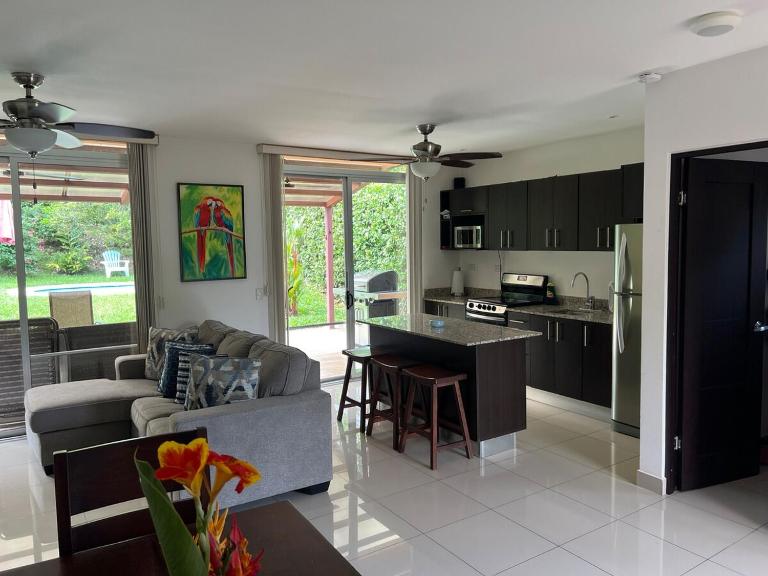 Private Pool, Walk to Beach -Los Delfines - B&B Paquera