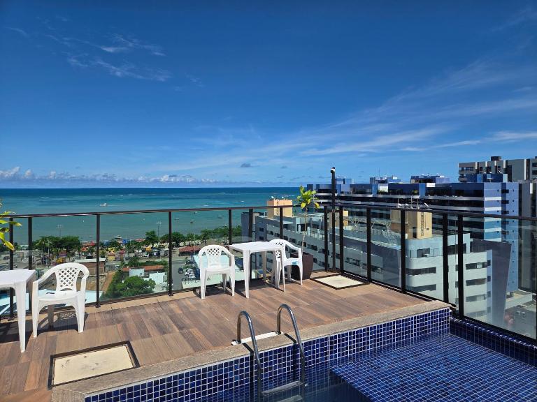 Apartamento com piscina no coração da Pajuçara - B&B Maceió