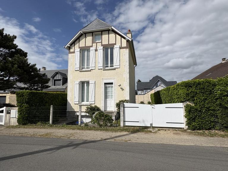 Villa au Calme avec Jardin, Proche Plage et Commerces, Wifi et Équipements Complets - FR-1-361-117 - B&B Jullouville