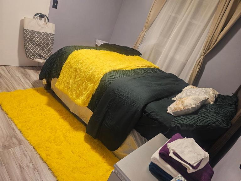 Cozy & Roomy Apt close to all - Chambres d'hôtes Orchard Park
