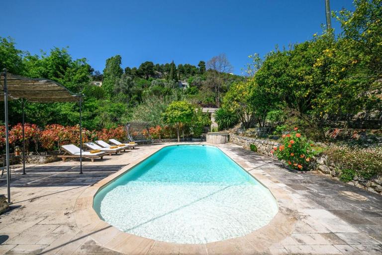 Le Petit Mas 2-bedroom house with shared pool - Ferienwohnung Falicon