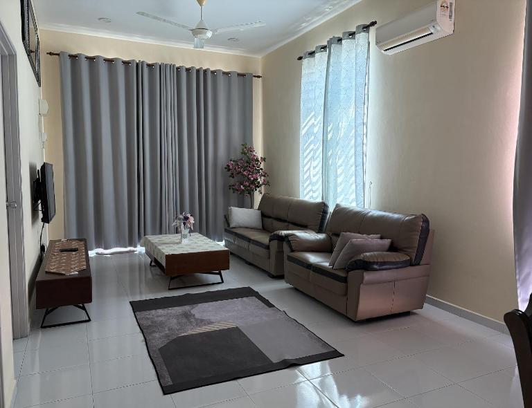 RB HOMESTAY - B&B Merlimau