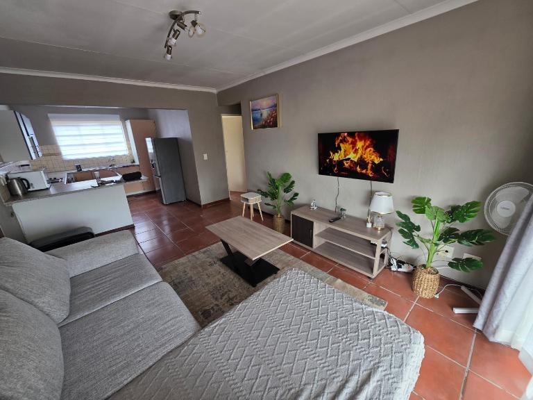 KevLux Stay - Full 2-Bedroom Apartment - B&B Centurion