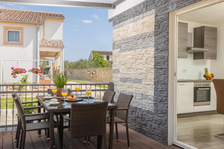 Tranquil Hideaway with Garden and Barbeque - B&B Biograd na Moru