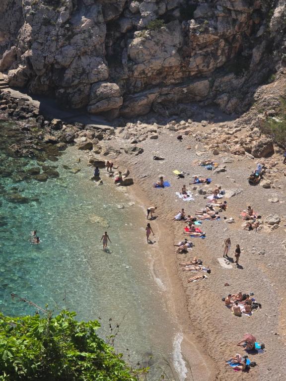 Dube Apartment, beach 100m - Chambres d'hôtes Dubrovnik