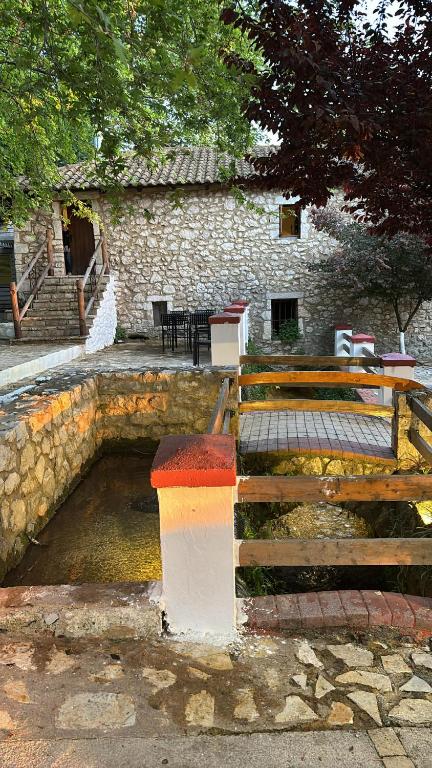 The Millers Room at Neromilos Watermill - B&B Monastiráki