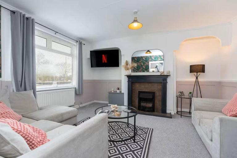 DiscountsContractorsWIFIFree ParkingSmart TV - Chambres d'hôtes Durham