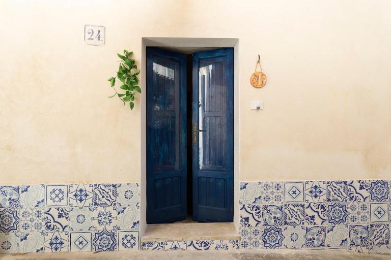The Blue Door in the historic center of Modica Bassa - Ferienwohnung Modica