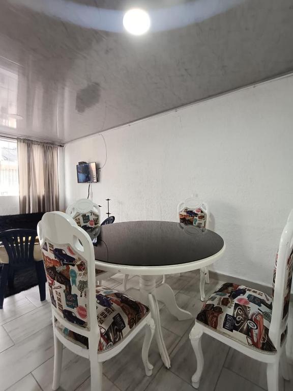 Aparta Suite Belmonte 2 Hab wifi patio TV - Bed and Breakfast Pereira