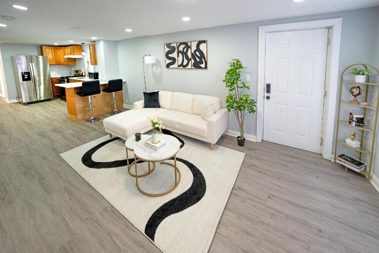 Modern 2BR Gem Free Parking-10 min Midway Airport-15 min Dtwn - B&B Cicero