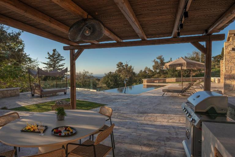 Sunny Villa-Earthen Stone Gem by etouri - B&B Margarítai