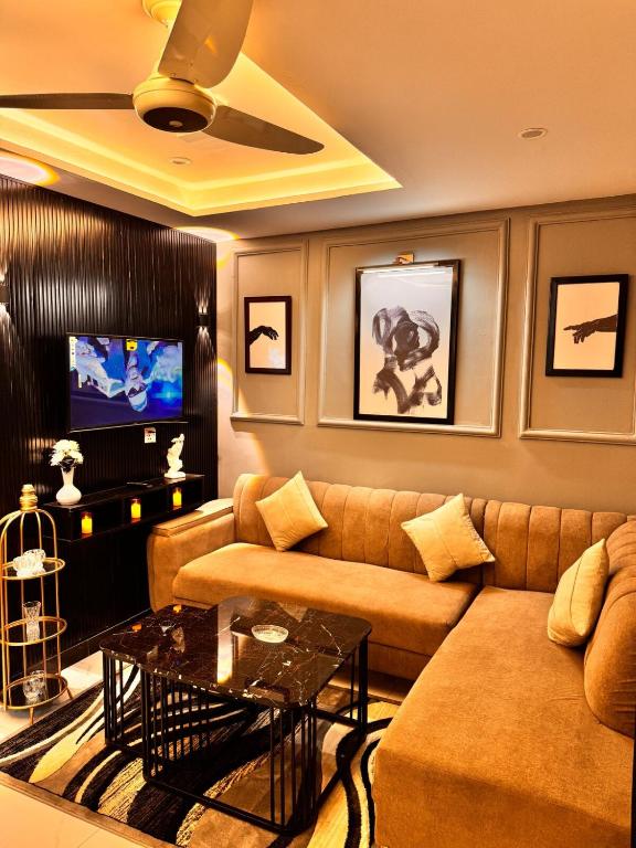 Refined Luxury 1BHK Suite Stylish & Serene - B&B Islamabad