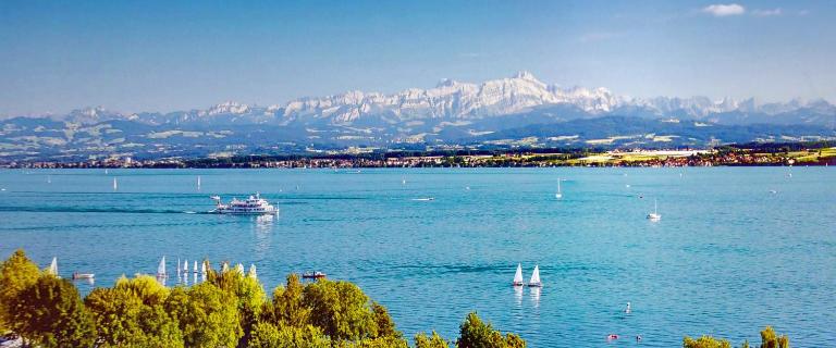 Ferienwohnung SeenSucht - direkt am Bodensee in Hagnau mit uneingeschränktem Seeblick, Balkon & Seezugang - Bed and Breakfast Hagnau