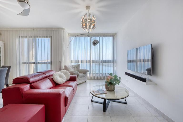 New 3BR Sliema Apt w Stunning Views by SF Homes - B&B Sliema