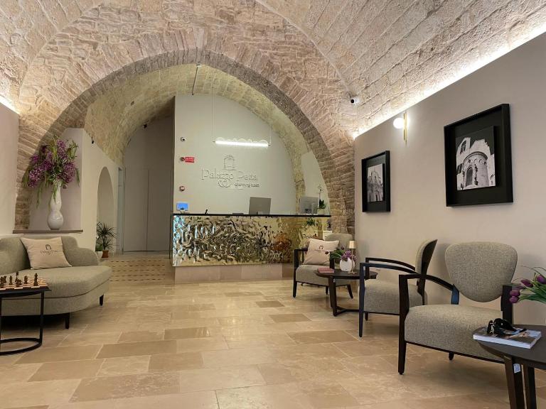 Palazzo Petta Charming Suites & Rooftop - Chambres d'hôtes Trani