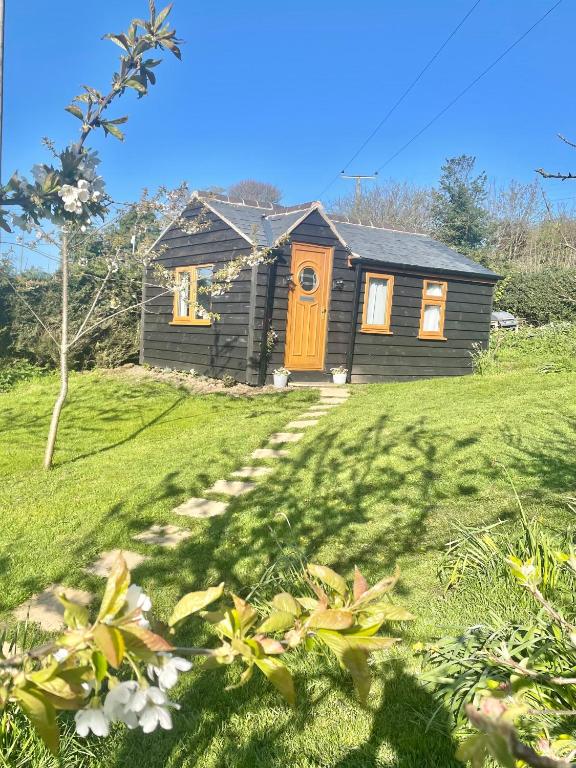 The Orchard Cabin - B&B Cardington