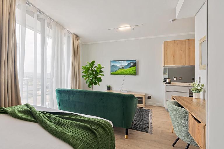 Lux Exec Apartment Waterfall Ellipses 1bed 1bath - B&B Midrand