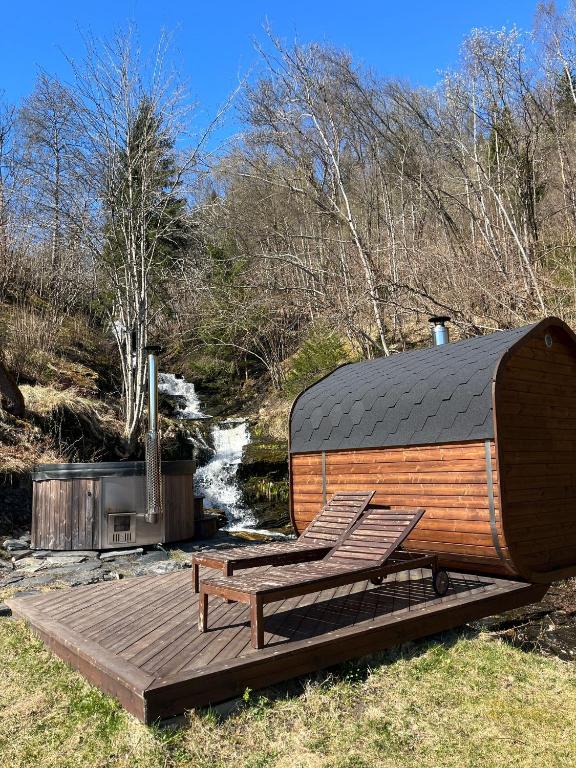 Spa Villa - Sauna, Hot Tub & Private Waterfall - B&B Reino de Voss