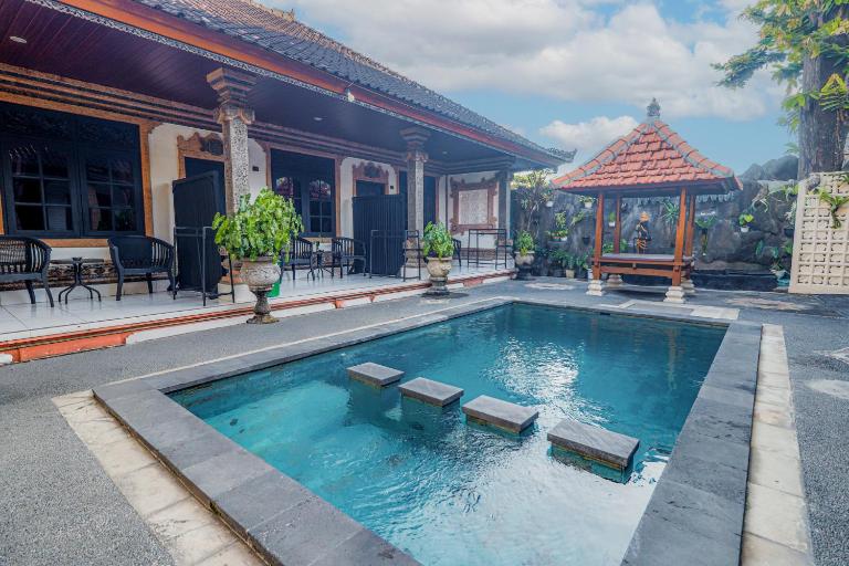 Komala Indah 2 - B&B Padang