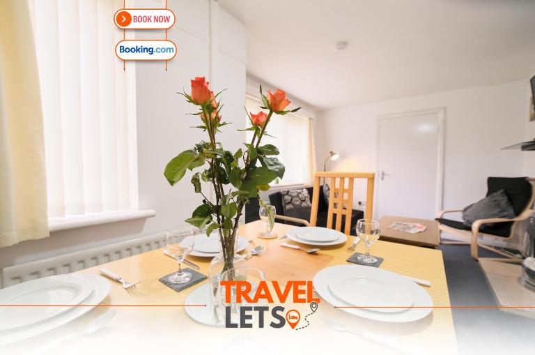 Two Bedroom House By Travel Lets Holiday Homes Ballykelly With Private Garden - B&B Ballykelly