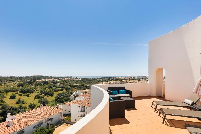 Spacious Apartment with 360º Views of the Sea by Algarve Dream Holidays - B&B Albufeira